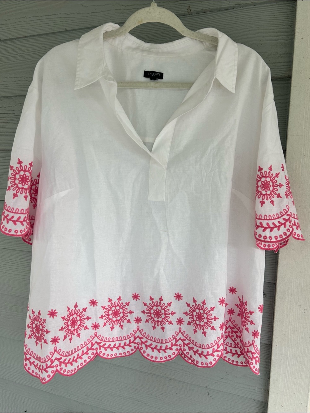 Talbots Linen Cotton Blend Embroidered Scallop Medallion Split Neck Top Plus
